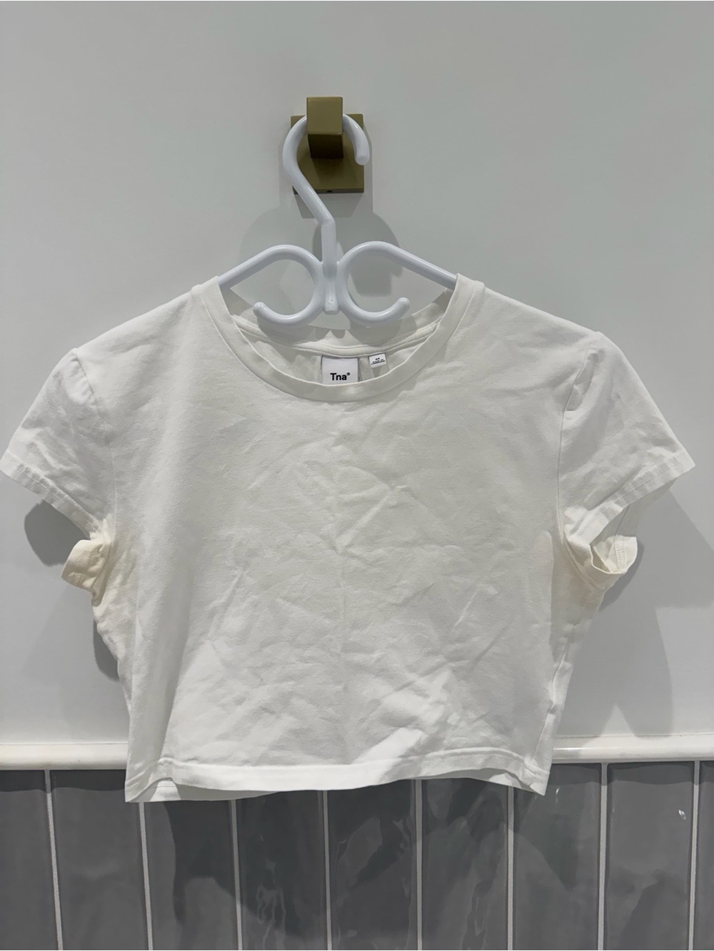 Women’s TNA White Crewneck Crop Tee